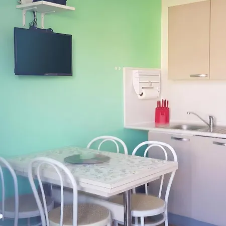 à - 30 M² - Vue Sur La *