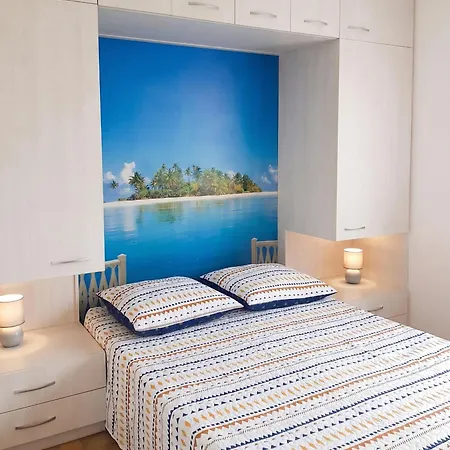Appartamento à - 30 M² - Vue Sur La *