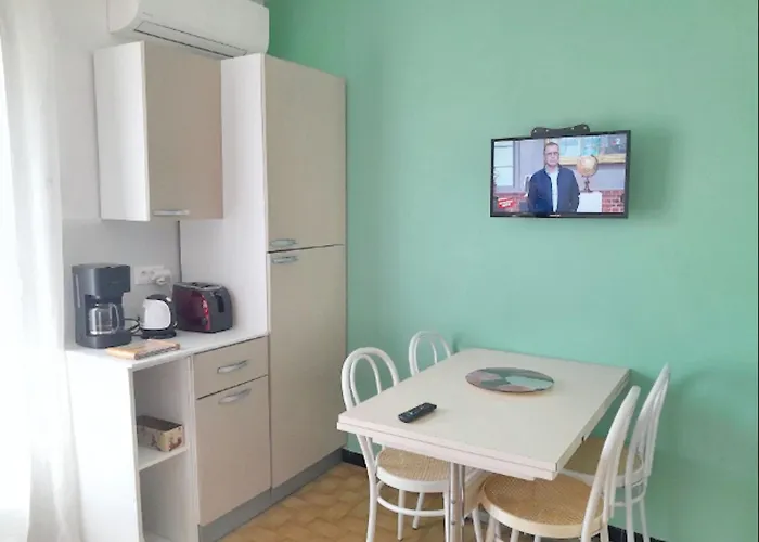 à - 30 M² - Vue Sur La *