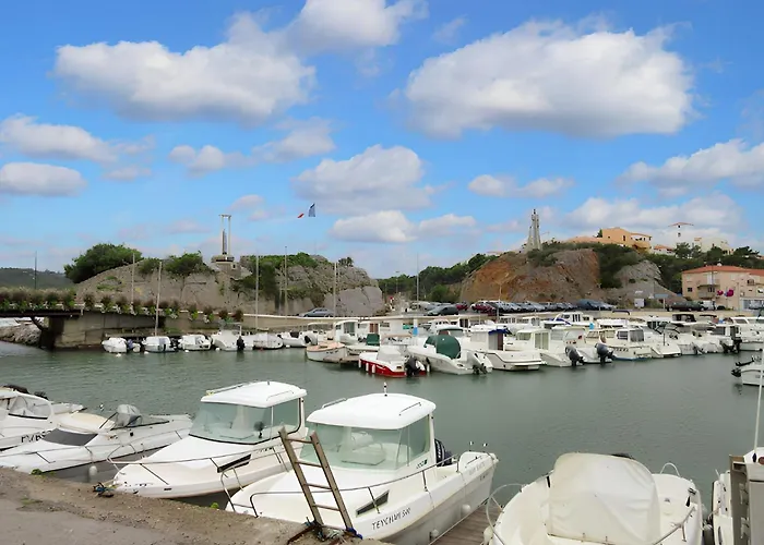 Apartamento à - 30 M² - Vue Sur La *